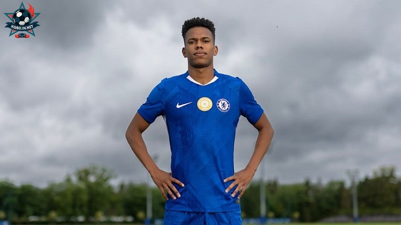 Estevao Willian nhận được nhiều lời ca ngợi có cánh từ người đàn anh Oscar